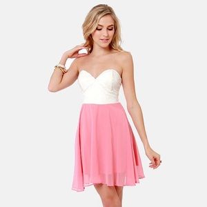Lulu’s Ivory & Coral Bustier Dress